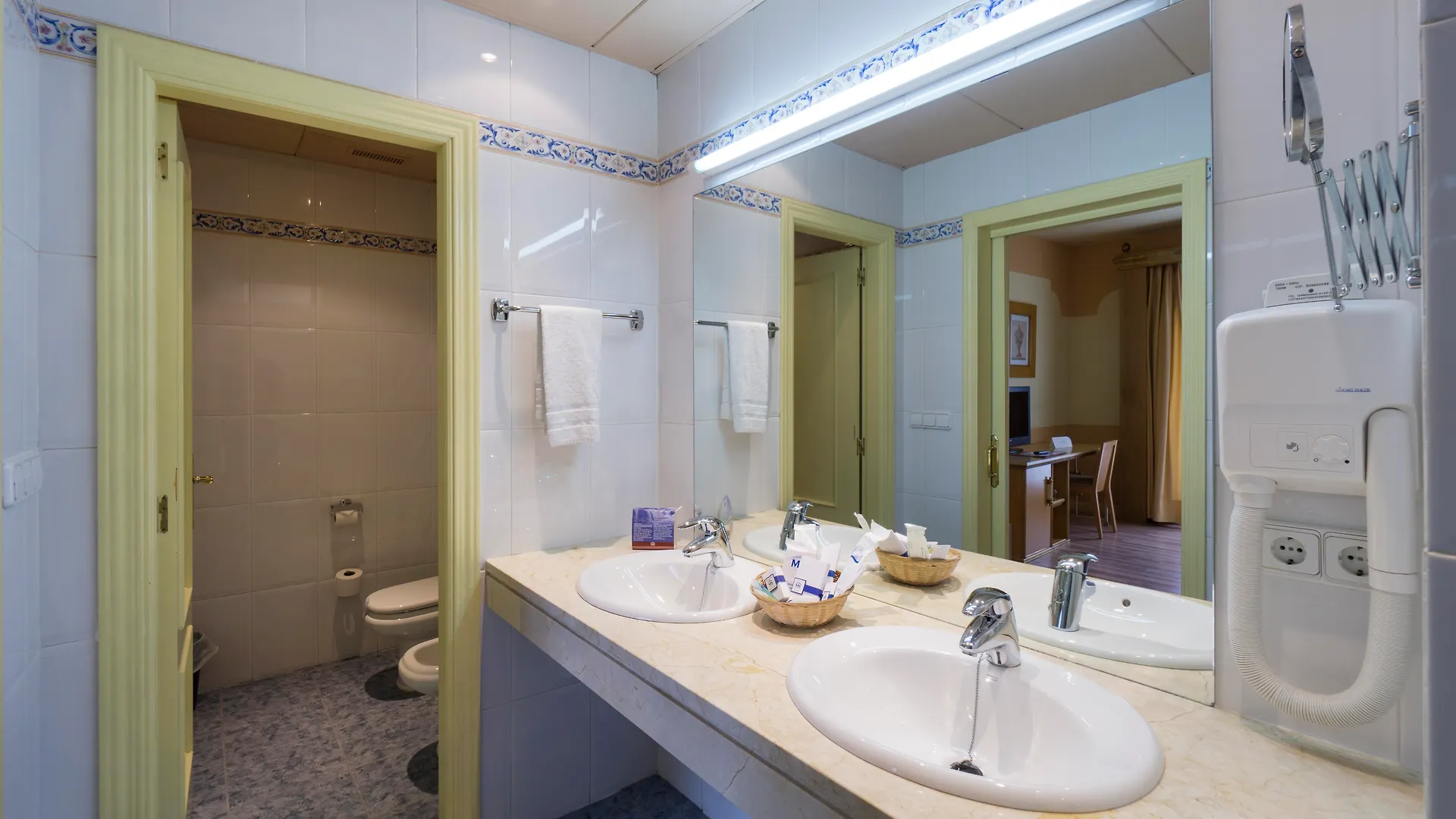 Hotel Fuente Las Piedras Cabra Spain