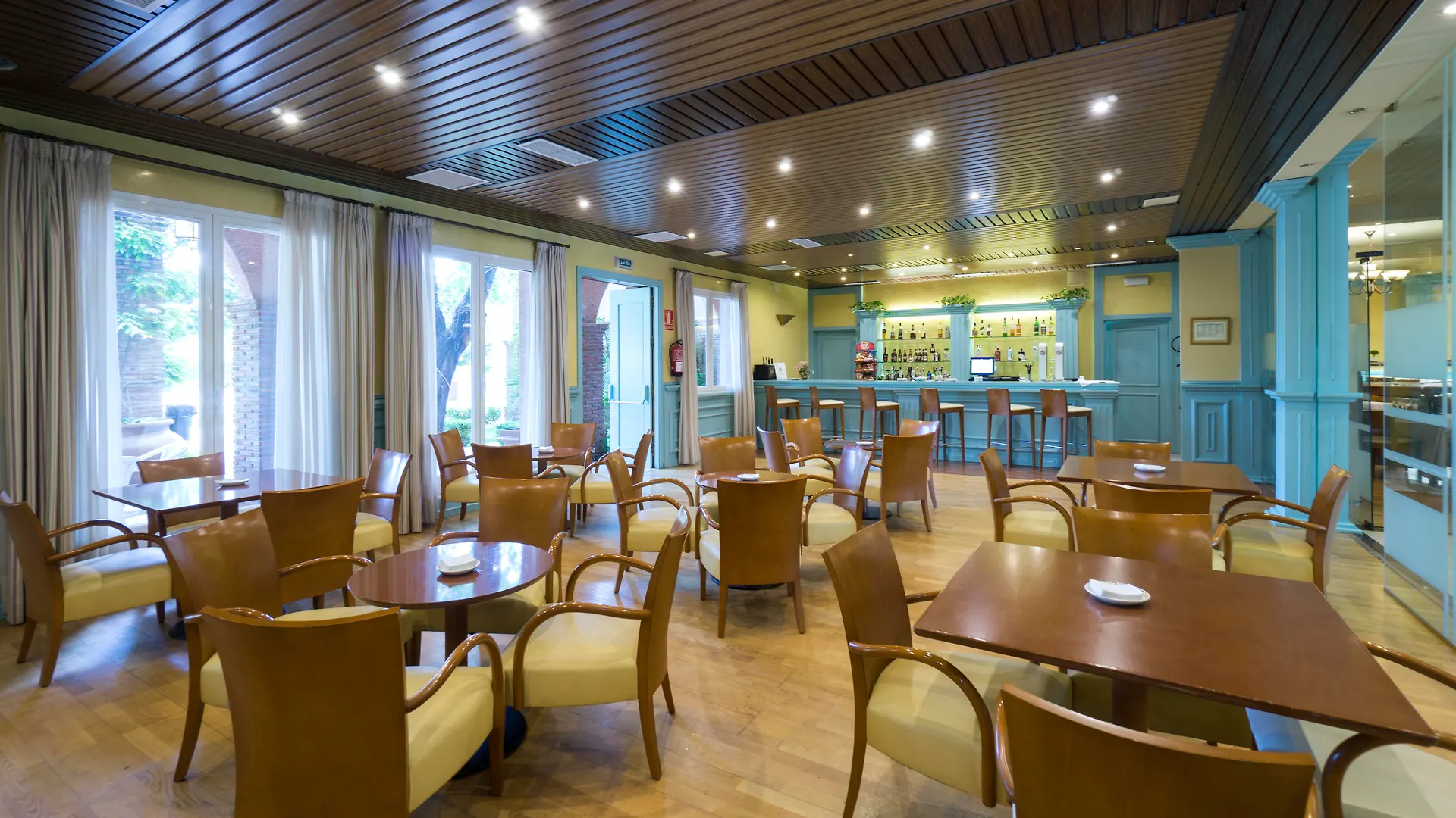 Hotel Fuente Las Piedras Cabra 4*,  Spain